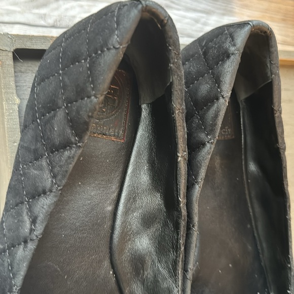 Tory Burch black, suede flats 100% leather 9M.   Visable signs of wear. - Picture 8 of 9